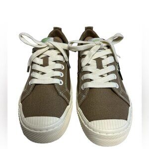NEW WITHOUT BOX Cariuma Oca Low Sand Canvas Contract Tread Sneaker 7W